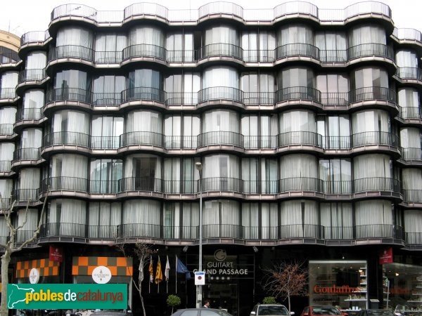 Barcelona - Muntaner, 212 (Foto: Albert Esteves, 2008) Barcelona - Muntaner, 212