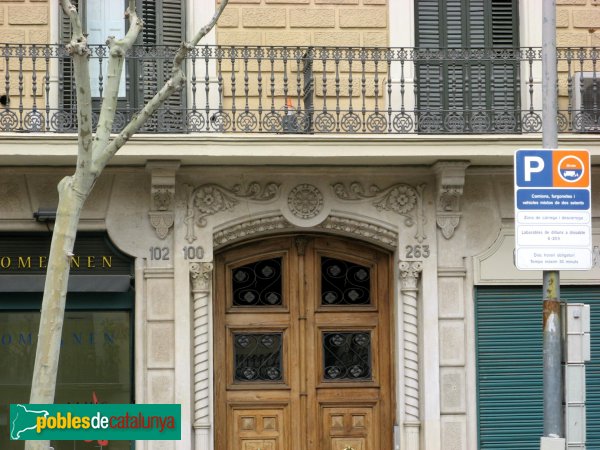 Barcelona - Còrsega, 263 / Enric Granados, 100-102 (Foto: Albert Esteves, 2008) Barcelona - Còrsega, 263 / Enric Granados, 100-102