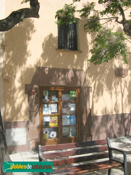 Pallejà - Ca la Llúcia (Foto: Albert Esteves, 2008) Pallejà - Ca la Llúcia