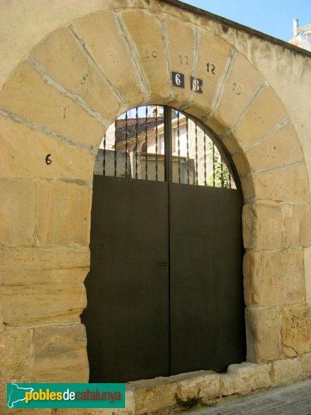 El Morell - Carrer Major (Foto: Albert Esteves, 2008) El Morell - Carrer Major