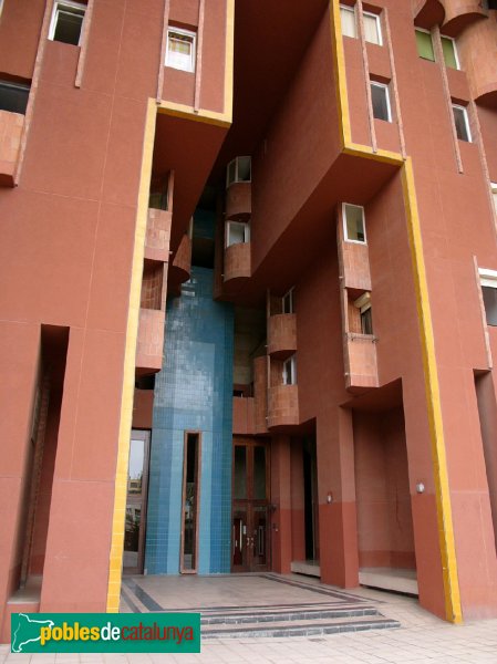 Sant Just Desvern - Walden 7 (Foto: Reinhard Jahn - Wikimedia Commons, 2005) Sant Just Desvern - Walden 7