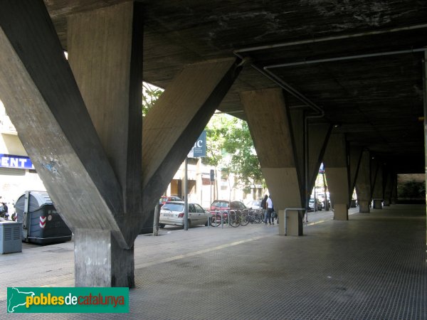 Barcelona - Edifici Mediterrani (Consell de Cent, 160-186) (Foto: Albert Esteves, 2008) Barcelona - Edifici Mediterrani (Consell de Cent, 160-186)