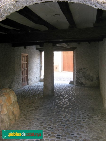 Vilallonga de Ter - Casa Mestres (Foto: Albert Esteves, 2008) Vilallonga de Ter - Casa Mestres