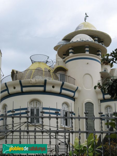 Sant Joan Despí - Torre de la Creu (Foto: Albert Esteves, 2008) Sant Joan Despí - Torre de la Creu