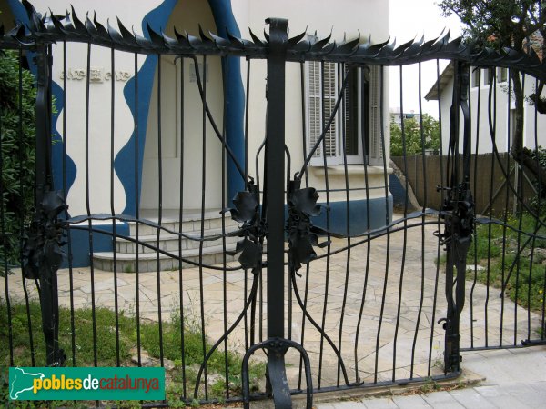 Sant Joan Despí - Torre de la Creu, barana (Foto: Albert Esteves, 2008) Sant Joan Despí - Torre de la Creu, barana