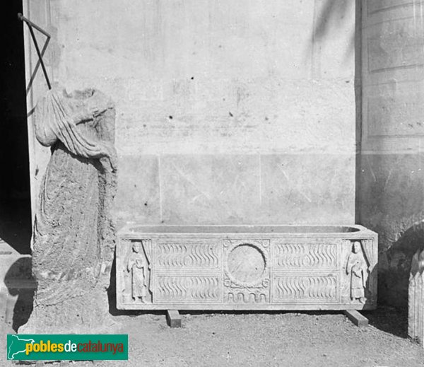 Tarragona - Museu de la Necròpolis (Foto: <i>Josep Salvany - Fons Salvany, Biblioteca de Catalunya</i>, 1924) Tarragona - Museu de la Necròpolis