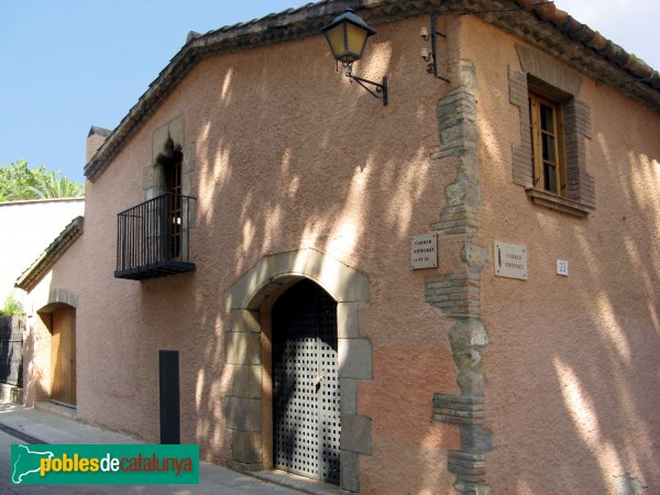 L'Hospitalet de Llobregat - Ca n'Oliver (Foto: Albert Esteves, 2008) L'Hospitalet de Llobregat - Ca n'Oliver