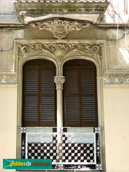 L'Hospitalet de Llobregat - Casa Josep Oliveras (Foto: Albert Esteves, 2008) L'Hospitalet de Llobregat - Casa Josep Oliveras