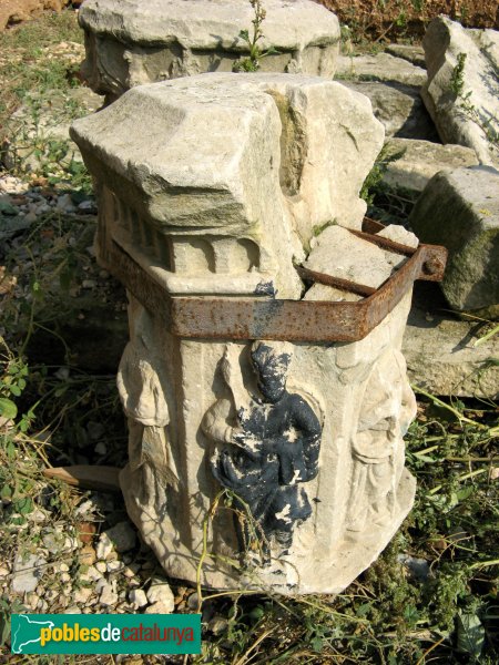 Castellnou de Seana - Creu renaixentista (Foto: Albert Esteves, 2008) Castellnou de Seana - Creu renaixentista