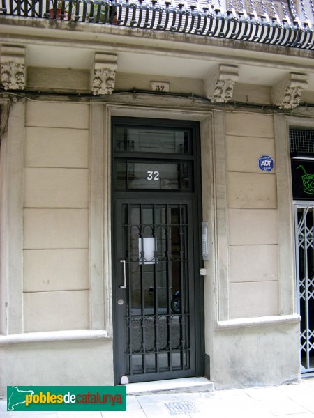 Barcelona - Francisco Giner, 32 (Foto: Albert Esteves, 2008) Barcelona - Francisco Giner, 32