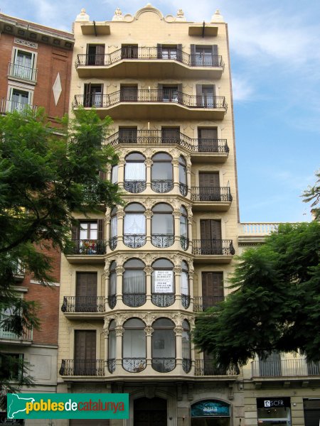 Barcelona - Gran de Gràcia, 7 (Foto: Albert Esteves, 2008) Barcelona - Gran de Gràcia, 7