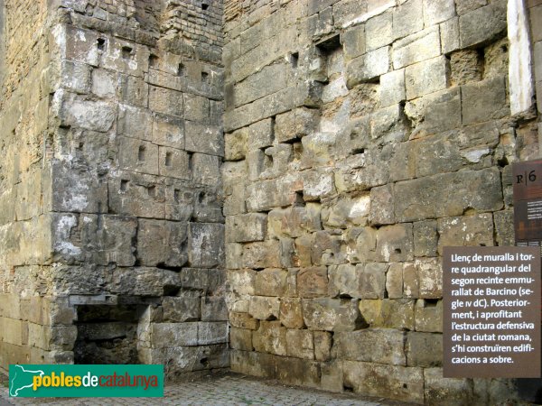 Barcelona - Muralla carrer Sotstinent Navarro (Foto: Albert Esteves, 2008) Barcelona - Muralla carrer Sotstinent Navarro