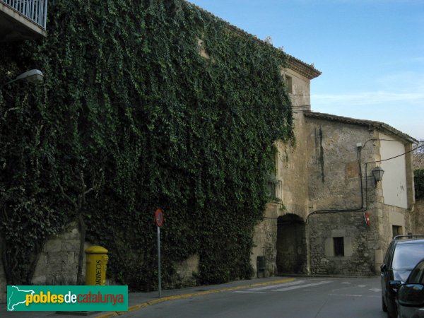 Capellades - Casa Bas (Foto: Albert Esteves, 2009) Capellades - Casa Bas