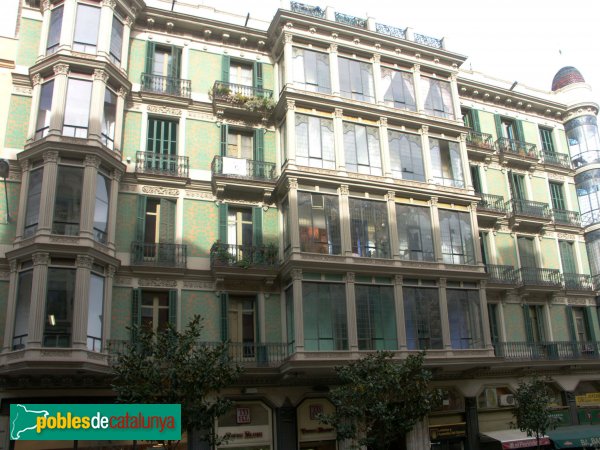 Barcelona - Gran de Gracia, 74-76 (Foto: Valentí Pons, 2009) Barcelona - Gran de Gracia, 74-76