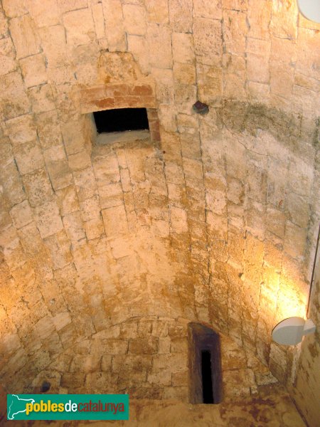 La Pobla de Claramunt - Castell (Foto: Albert Esteves, 2009) La Pobla de Claramunt - Castell