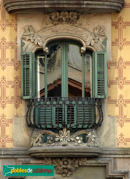 Barcelona - Plaça Lesseps, 30-32 (Cases Ramos) (Foto: Wikimedia Commons, 2008) Barcelona - Plaça Lesseps, 30-32 (Cases Ramos)