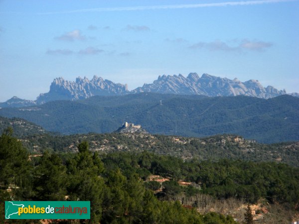 La Pobla de Claramunt - Castell i Montserrat al fons (Foto: Albert Esteves, 2009) La Pobla de Claramunt - Castell i Montserrat al fons