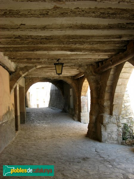 La Llacuna - Plaça Major (Foto: Albert Esteves, 2009) La Llacuna - Plaça Major