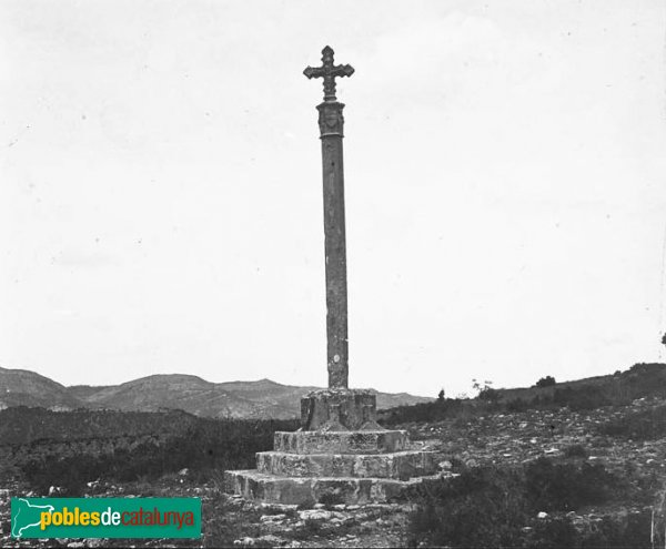 La Llacuna - Creu de terme del Pla (Foto: Josep Salvany - Fons Salvany, Biblioteca de Catalunya, 1914) La Llacuna - Creu de terme del Pla