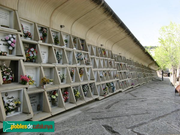 Igualada - Cementiri Nou (Foto: Albert Esteves, 2009) Igualada - Cementiri Nou