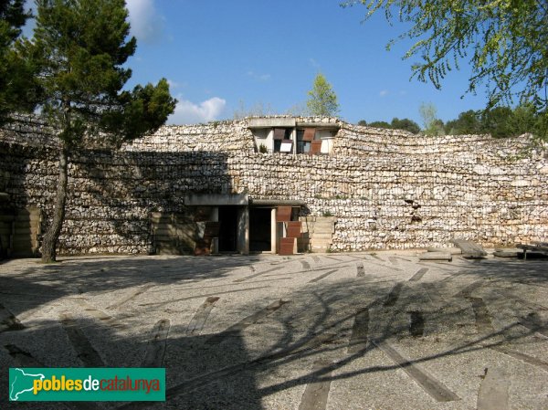 Igualada - Cementiri Nou (Foto: Albert Esteves, 2009) Igualada - Cementiri Nou