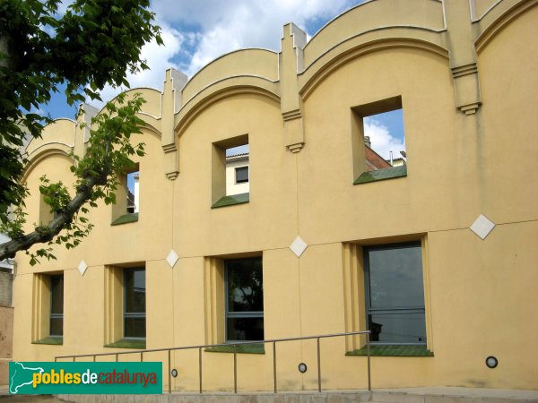 Òdena - Centre Fraternal Instructiu (Foto: Albert Esteves, 2009) Òdena - Centre Fraternal Instructiu