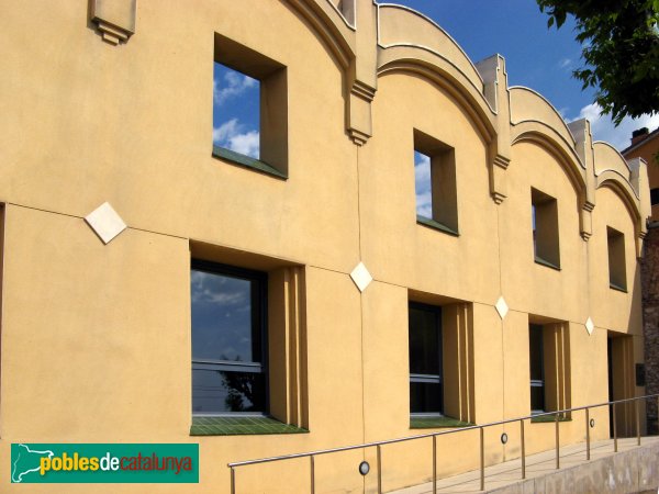 Òdena - Centre Fraternal Instructiu (Foto: Albert Esteves, 2009) Òdena - Centre Fraternal Instructiu