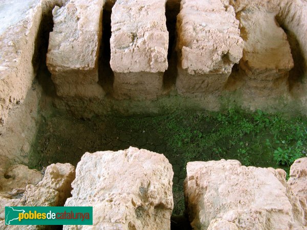 Òdena - Terrisseria romana de Viladés (Foto: Albert Esteves, 2009) Òdena - Terrisseria romana de Viladés