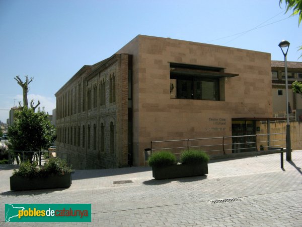 Santa Margarida de Montbui - La Vinícola (Foto: Albert Esteves, 2009) Santa Margarida de Montbui - La Vinícola