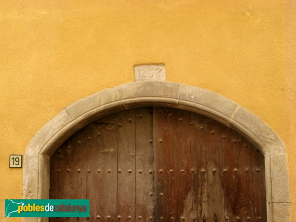 Copons - Portal 1808 (Foto: Albert Esteves, 2009) Copons - Portal 1808