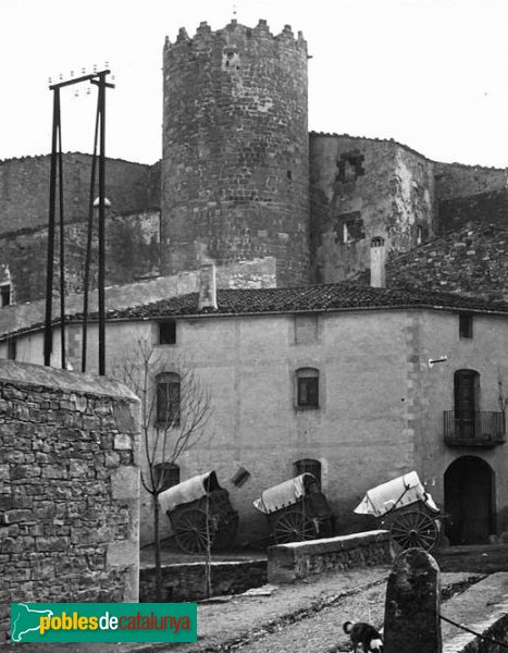 Santa Coloma de Queralt - Castell, torre de l'Homenatge (Foto: Josep Salvany - Fons Salvany, Biblioteca de Catalunya, 1912) Santa Coloma de Queralt - Castell, torre de l'Homenatge