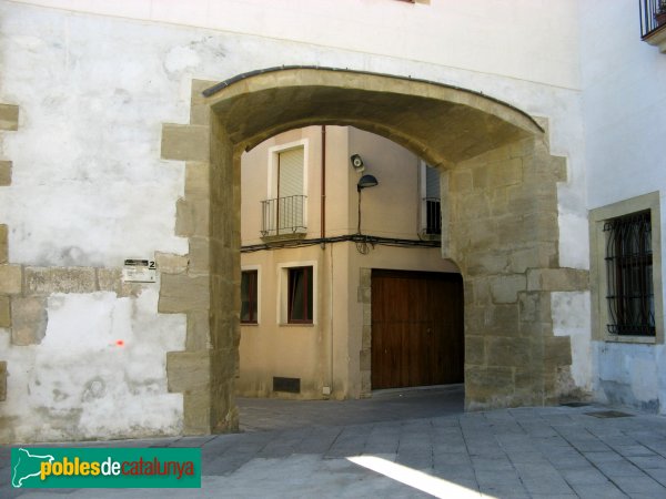 Santa Coloma de Queralt - Portal del pari d'armes del castell