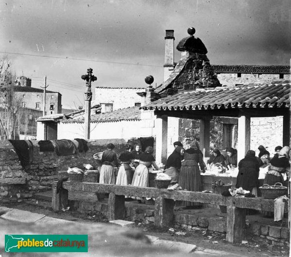 Santa Coloma de Queralt - Safareigs, 1912 (Foto: Josep Salvany - Fons Salvany, Biblioteca de Catalunya, 1912) Santa Coloma de Queralt - Safareigs, 1912