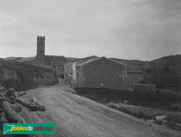 Conesa - Església de Santa Maria (Foto: Josep Salvany - Fons Salvany, Biblioteca de Catalunya, 1923) Conesa - Església de Santa Maria