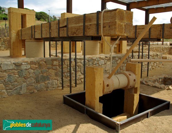 Parc Cella Vinaria de Teià - Premsa reconstruïda del torcularium (Foto: Sebastià Giralt, Flikr, 2009) Parc Cella Vinaria de Teià - Premsa reconstruïda del torcularium