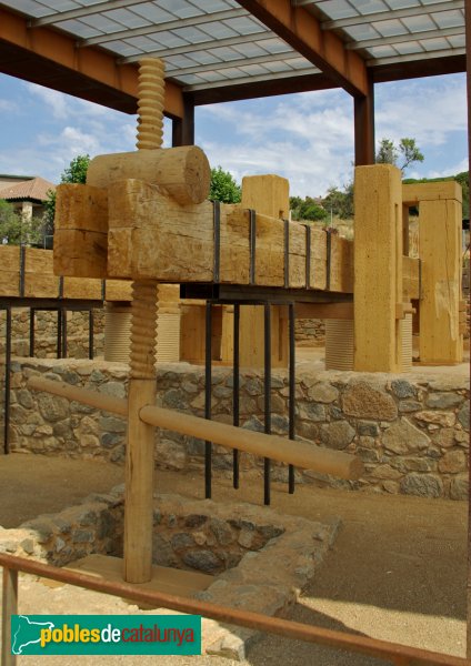 Parc Cella Vinaria de Teià - Premsa reconstruïda del torcularium (Foto: Sebastià Giralt, Flikr, 2009) Parc Cella Vinaria de Teià - Premsa reconstruïda del torcularium