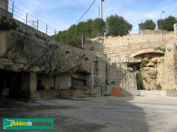 Vimbodí - Font i safareig del Gorg (Foto: Albert Esteves, 2009) Vimbodí - Font i safareig del Gorg