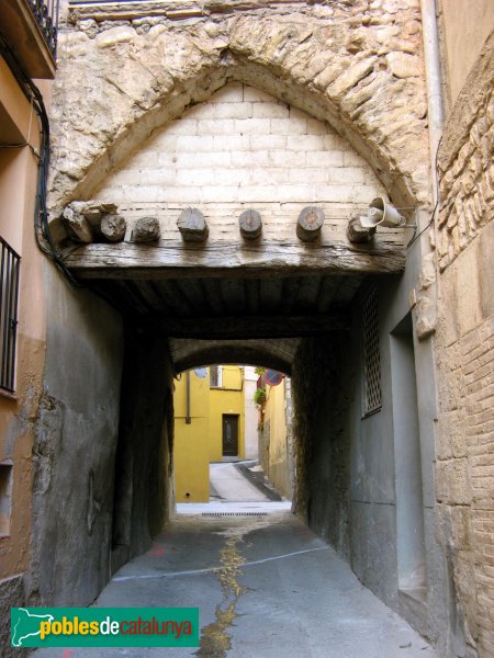 Vimbodí - Volta del carrer de la Font (Foto: Albert Esteves, 2009) Vimbodí - Volta del carrer de la Font