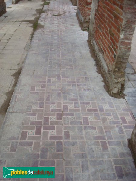 Prat de Llobregat - Caserna de Carrabiners (Foto: Isaac Fernández Marín, 2009) Prat de Llobregat - Caserna de Carrabiners