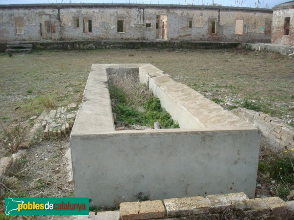 Prat de Llobregat - Caserna de Carrabiners (Foto: Isaac Fernández Marín, 2009) Prat de Llobregat - Caserna de Carrabiners