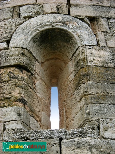 Sarral - Sant Pere d'Anguera (Foto: Albert Esteves, 2010) Sarral - Sant Pere d'Anguera