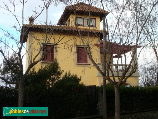 Cerdanyola - Casa Soms (Foto: <i>Isaac Fernández</i>, 2010) Cerdanyola - Casa Soms