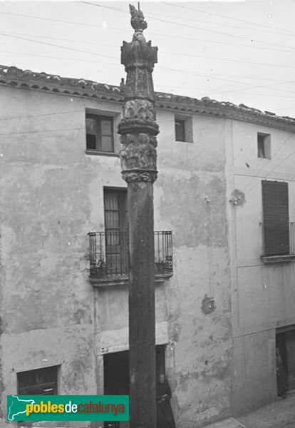 Rocafort de Queralt - Creu de terme (Foto: Josep Salvany - Fons Salvany, Biblioteca de Catalunya, 1923) Rocafort de Queralt - Creu de terme