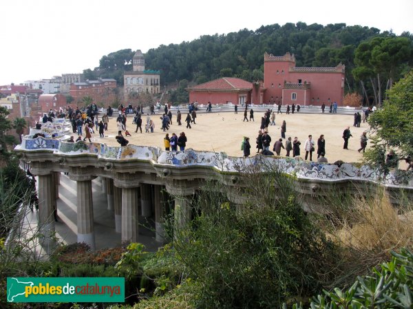 Barcelona - Park Güell. Plaça (Foto: Valentí Pons, 2006) Barcelona - Park Güell. Plaça
