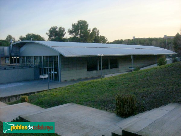 Cerdanyola - Estació Universitat Autònoma (Foto: <i>Isaac Fernández</i>, 2010) Cerdanyola - Estació Universitat Autònoma
