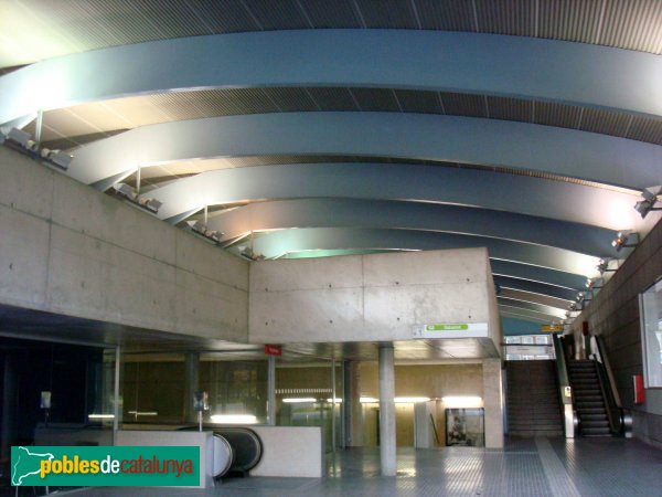 Cerdanyola - Estació Universitat Autònoma (Foto: <i>Isaac Fernández</I>, 2010) Cerdanyola - Estació Universitat Autònoma