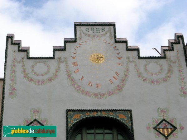 Terrassa - Antiga Confiteria Vídua Carné (Farmàcia Albiñana) (Foto: Albert Esteves, 2010) Terrassa - Antiga Confiteria Vídua Carné (Farmàcia Albiñana)