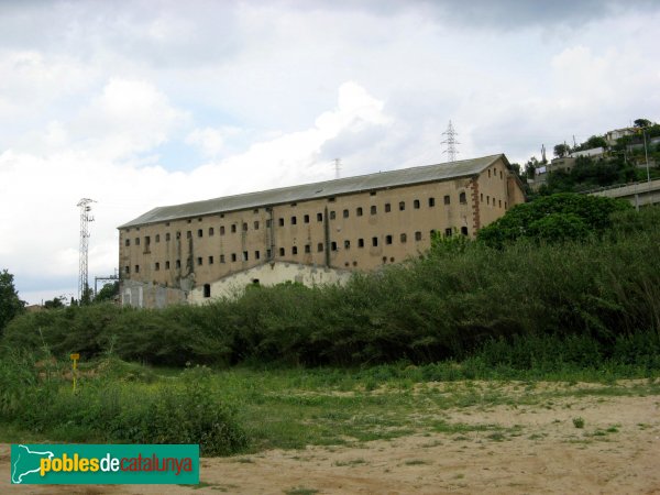 El Papiol - Molí de Can Capdevila (Foto: Albert Esteves, 2010) El Papiol - Molí de Can Capdevila