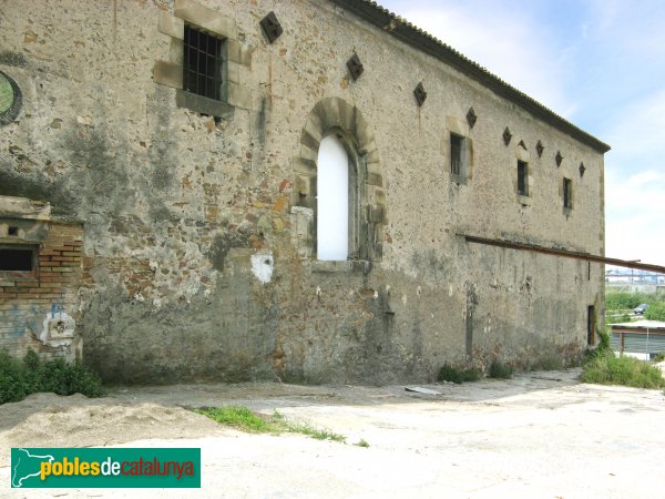 El Papiol - Sala Gran. Façana posterior (Foto: Albert Esteves, 2010) El Papiol - Sala Gran. Façana posterior
