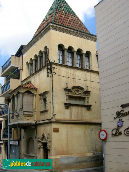 Papiol - Casa Girona (Foto: Albert Esteves, 2010) Papiol - Casa Girona